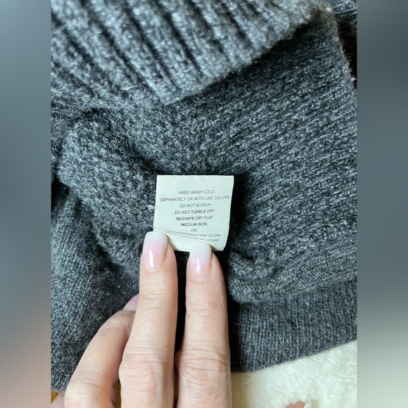 Italian Made, Gianetti, 80% Wool Sweater, Charcoal, Pullover, Button Accents - Picture 7 of 7